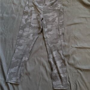 lululemon  Women’s Camo Leggings - 10